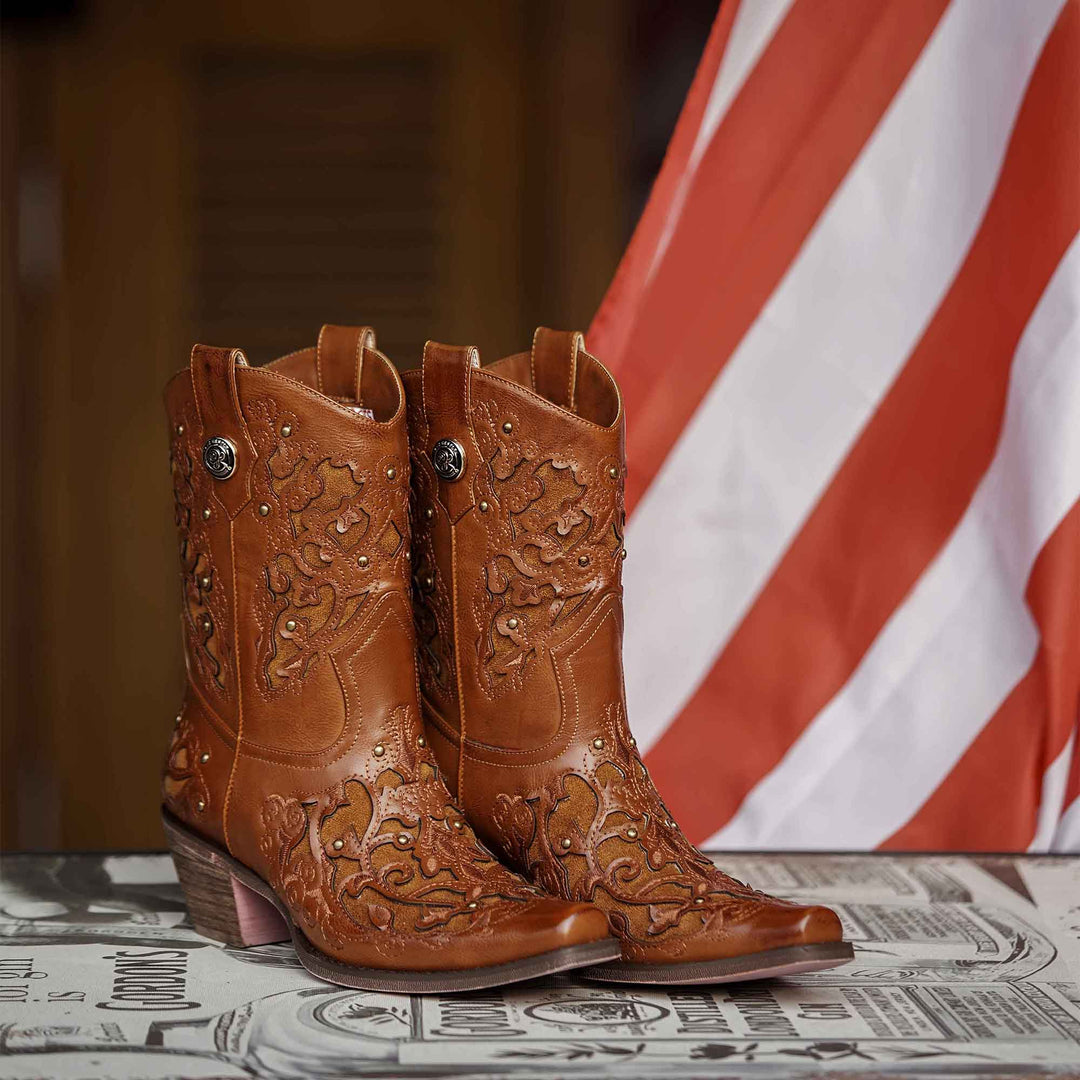 Pull on and off easily with pull tabs on both sides of cowboy boots